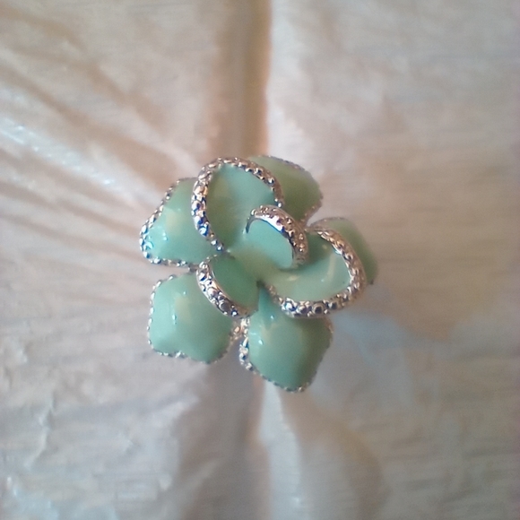 18k Gold filled turquoise enamel flower ring with swarovski accent (Size 6) - Picture 2 of 7